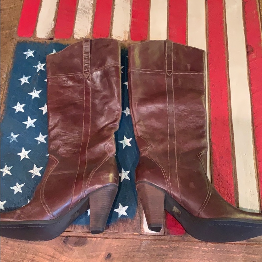 NEW! Steve Madden “Speciall” Cowboy Boots